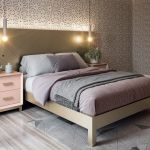 Dormitorio vintage en color rosa Raquel y champagne, con cabecero y mesita de noche a juego Dormitorio vintage en color rosa Raquel y champagne, con cabecero y mesita de noche a juego