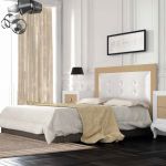 Dormitorio vintage color blanco y natural, mesita de noche y cabecero tapizado a juego. Dormitorio vintage color blanco y natural, mesita de noche y cabecero tapizado a juego.