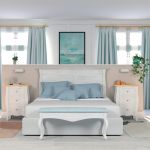 Dormitorio vintage color blanco envejecido, cabecero clásico y banqueta Dormitorio vintage color blanco envejecido y cabecero clásico