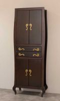 Auxiliar vitrina alta de cuatro puertas y dos cajones centrales.
Compañera al modelo Sena. Auxiliar vitrina alta de muebles de baño vintage