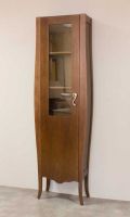 Auxiliar vitrina alta de una puerta con cristal para visillo.
Compañera a modelo Rin. Auxiliar vitrina alta para muebles de baño vintage