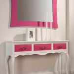 Consola vintage blanca con cajones rosa fucsia Consola vintage blanca cajones rosa fucsia