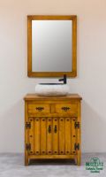 MU02 - Mueble de baño rústico decorado con clavos y herrajes negros. Color nogal claro difuminado. Espejo modelo recto. Mueble bano rustico clavos negros