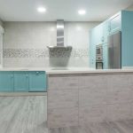 Cocina verde agua. Puertas MDF. Electrodomésticos Inox. Cocina-verde-agua-peninsula-mdf